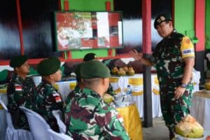 Satgas Yonarmed 1 Kostrad Terima Kunjungan Pangdivif 2 Kostrad di Provinsi Maluku