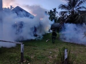 Cegah Malaria, Prajurit Bima Sakti Lakukan Fogging di Pemukiman Warga