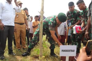 Pangkostrad Resmikan Pipanisasi TNI AD Manunggal Air di Kampung Sereh Sentani