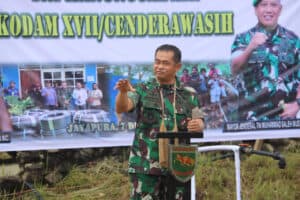 Pangkostrad Resmikan Pipanisasi TNI AD Manunggal Air di Kampung Sereh Sentani