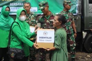 Kadisbintalad Lepas Pemberangkatan Bantuan Kepada Korban Gempa Cianjur