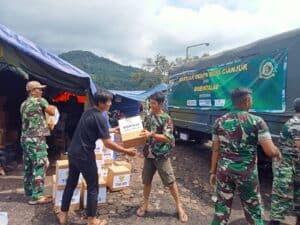 Kadisbintalad Lepas Pemberangkatan Bantuan Kepada Korban Gempa Cianjur