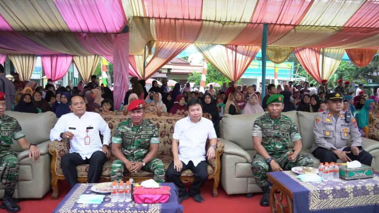Wujud Syukur Hari Juang TNI AD ke 77, Danjen Kopassus Bersama Dandim 0510/Tigaraksa Bagikan Paket Sembako