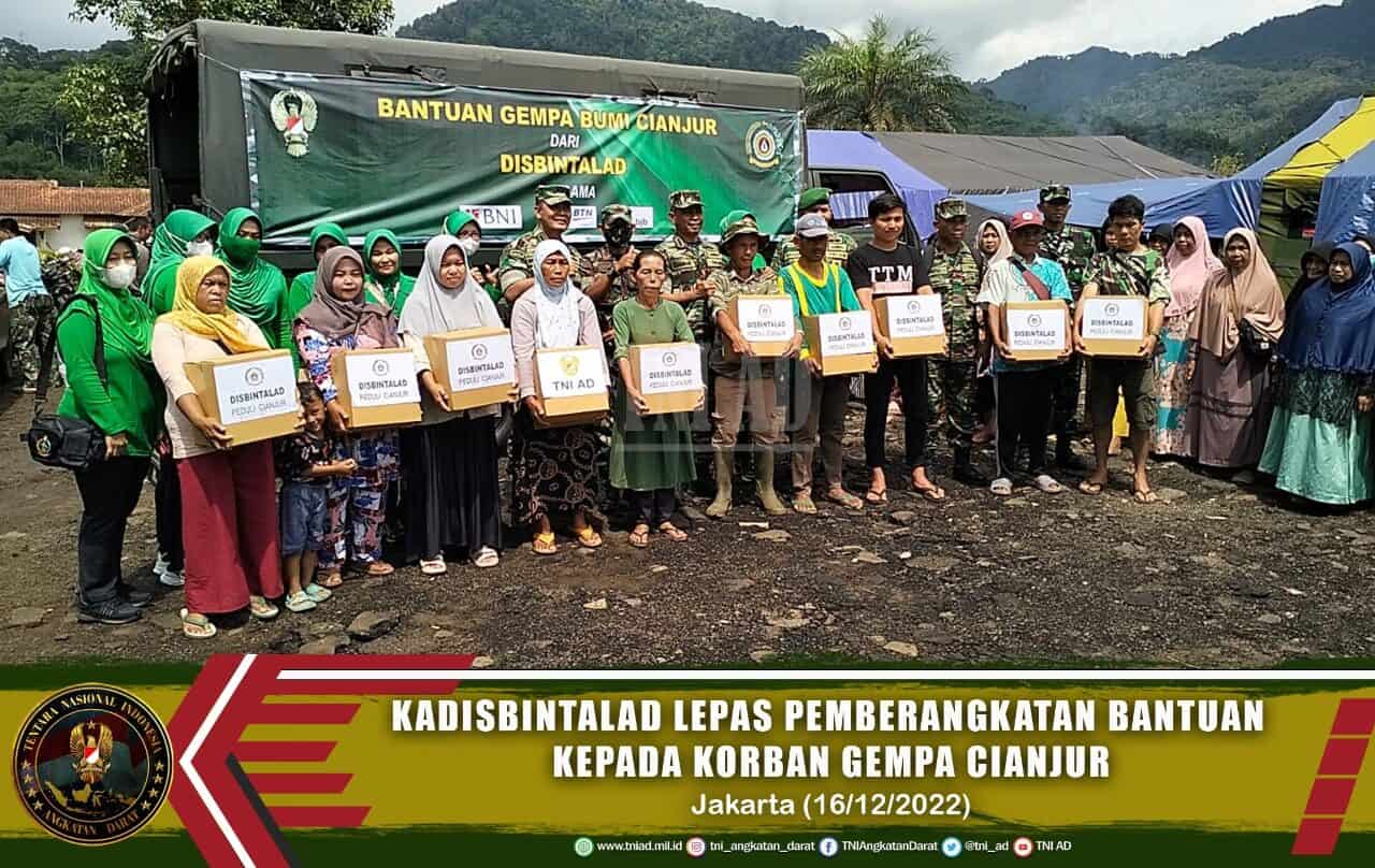 Kadisbintalad Lepas Pemberangkatan Bantuan Kepada Korban Gempa Cianjur