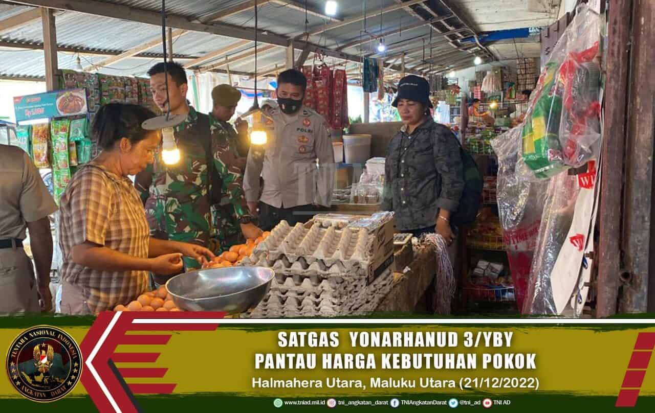 Jelang Nataru, Satgas Yonarhanud 3/Yby Bersama Polri dan Pemda Tobelo Tengah Pantau Harga Kebutuhan Pokok