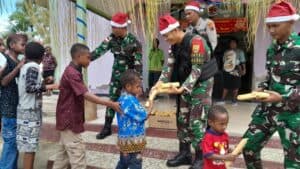 Prajurit Satgas Yonif 143/TWEJ Dikerahkan Bantu Pengamanan Perayaan Natal di Papua