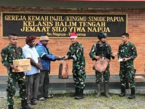 Prajurit Cakra Jawara Rayakan Natal Bersama Masyarakat Jayawijaya