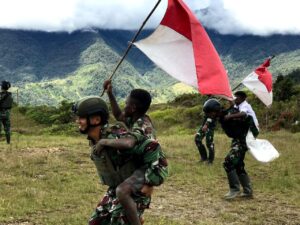 Melalui Fun Game, Prajurit Cakra Jawara Gali Potensi Anak Papua