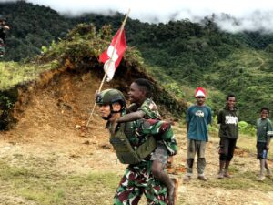 Melalui Fun Game, Prajurit Cakra Jawara Gali Potensi Anak Papua