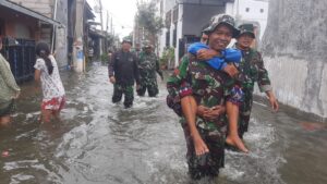 Semarang Direndam Banjir, Bekangdam IV/Diponegoro Kerahkan LCR dan Gelar Dapur Lapangan