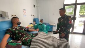 Satgas Yonif RK 136/TS Gelar Bakti Sosial dan Karya Bakti di Teluk Wondama