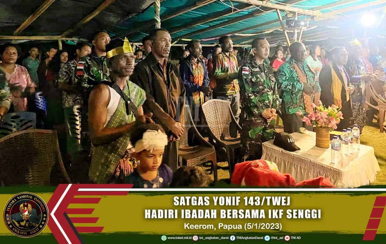 Wujud Toleransi Beragama, Satgas Yonif 143/TWEJ Hadiri Ibadah Bersama IKF Senggi