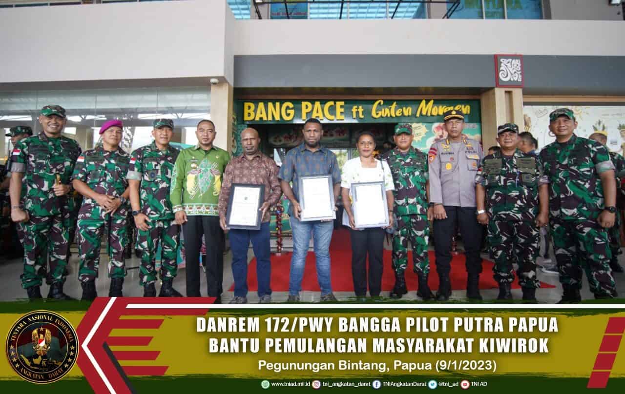 Danrem 172/PWY Bangga Pilot Putra Papua Bantu Pemulangan Masyarakat Kiwirok