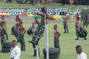 Panglima TNI dan Kapolri Saksikan Demonstrasi Ketangkasan Prajurit Kodam XVIII/Kasuari