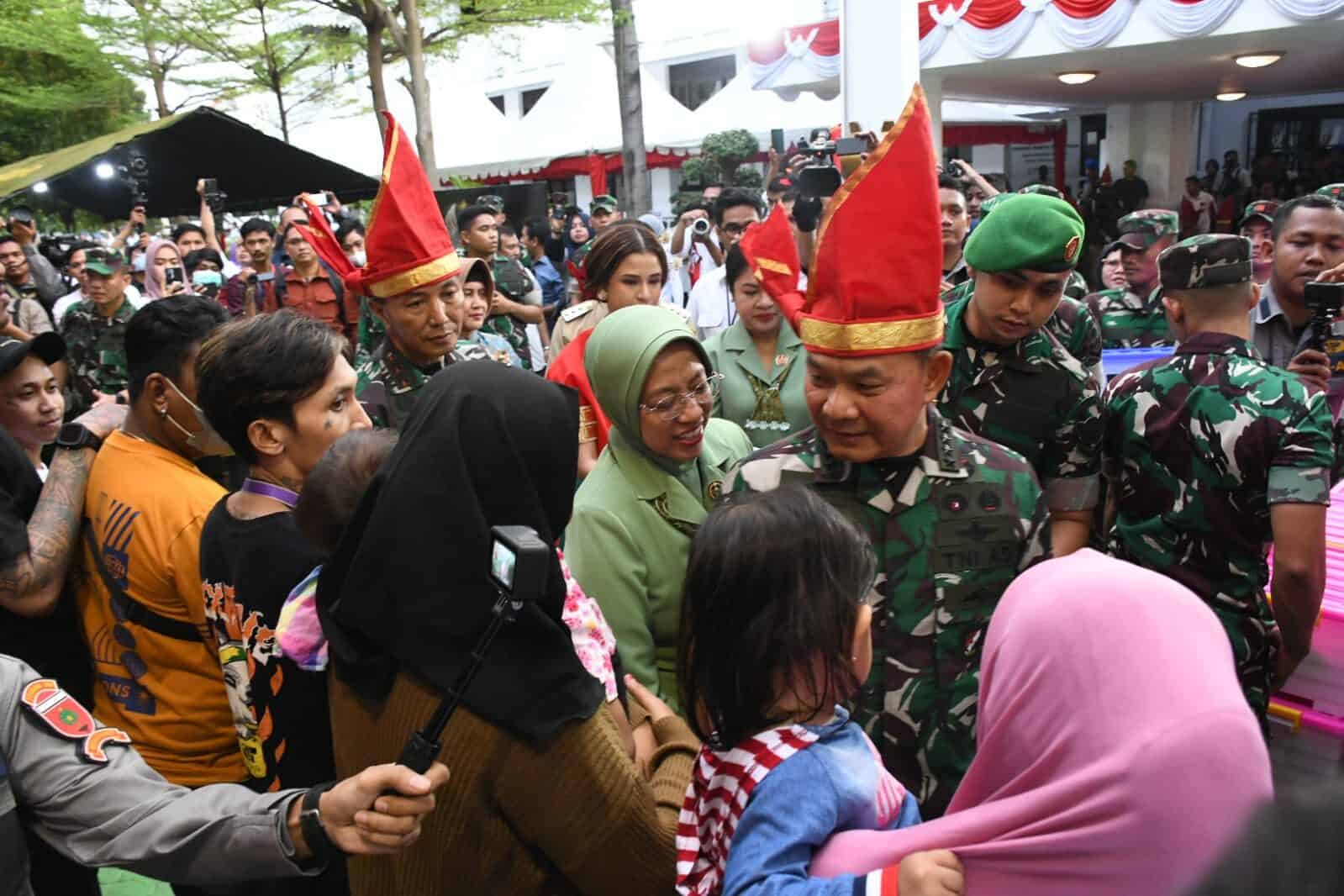 Tingkatkan Kesejahteraan Prajurit Kasad Serahkan Unit Rumdis Ke Kodim Tator