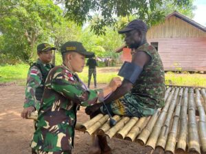 Pantau Kesehatan Warga, Satgas Yonif 511/DY Lakukan Pengobatan Keliling Kampung Di Papua