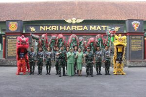 Kunker Danmenarmed 2 Putra Yudha ke Yonarmed 11 Guntur Geni Kostrad