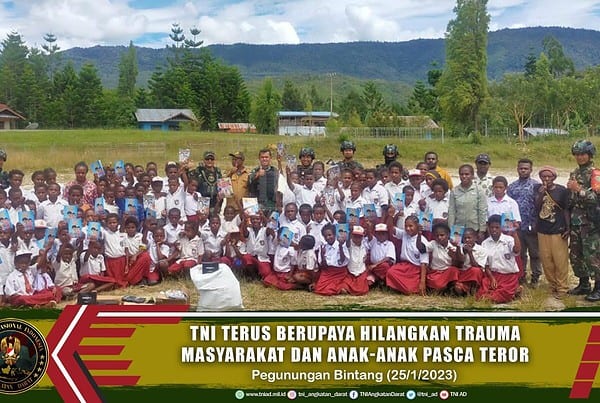 TNI Terus Berupaya Hilangkan Trauma Masyarakat Dan Anak-Anak Pasca Teror Di Kab. Pegunungan Bintang
