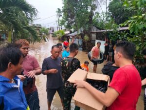 TNI AD Kerahkan Personel dan Materiel Tangani Bencana Banjir dan Tanah Longsor di Manado