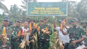 Cegah Stunting Balita Kabupaten Buru, Dandim 1506/Namlea Berikan Bantuan Sembako