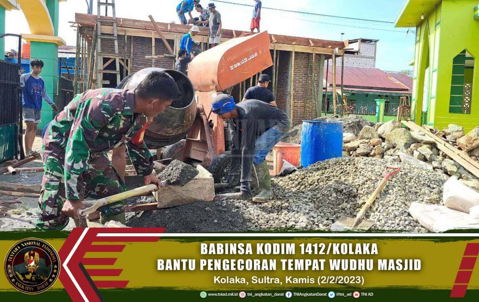 Babinsa Koramil 02/Wundulako Kodim 1412/Kolaka Melakukan Karya Bakti Bantu Pengecoran Tempat Wudhu Masjid