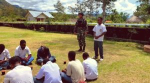 Ajak Siswa Sekolah Minum Susu, Upaya Satgas Yonif Raider 142/KJ Jadikan Generasi Muda Sehat dan Cerdas