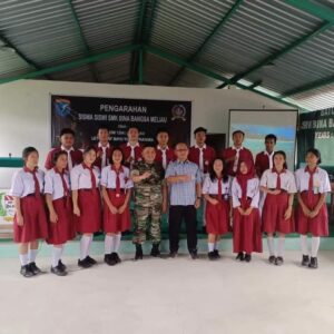 Dandim 1204 / Sanggau Beri Pengarahan kepada Siswa Siswi di SMK Bina Bangsa Meliau