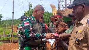 Kunjungan Kerja Dansatgas Yonif 725/Woroagi Disambut Hangat Tokoh Masyarakat Kombut Papua