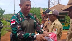 Kunjungan Kerja Dansatgas Yonif 725/Woroagi Disambut Hangat Tokoh Masyarakat Kombut Papua