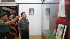 Jelang Silaturahmi Dengan Keluarga Pahlawan Revolusi, Kasad Kunjungi Museum Jenderal Besar A.H Nasution