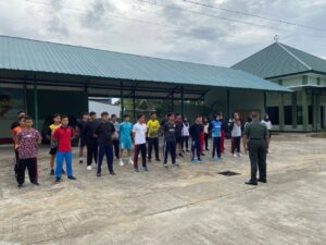 Kodim 1208/Sambas Gelar Pembinaan Fisik Pemuda Pemudi Masuk TNI-Polri