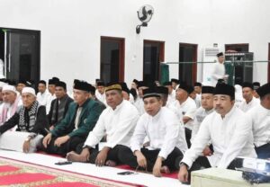 Danrem 043/Gatam, Kapolda dan Masyarakat Lampung Ikuti Istighatsah Kubra