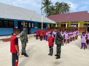 Satgas Yonarmed 1 Kostrad Tanamkan Kedisiplinan Anak- Anak Maluku