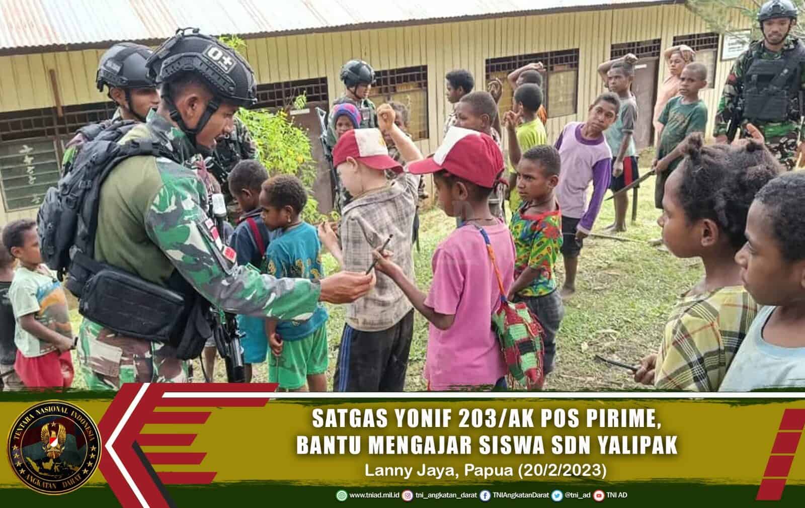 Satgas Yonif Mekanis 203/AK Pos Pirime Bantu Mengajar di SDN Yalipak Distrik Pirime