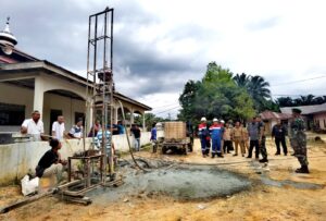 Program TNI Manunggal Air Bersih Atasi Ketersediaan Air di Kelurahan Pangkalan Kasai