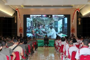 Kodam IX/Udayana Ikuti Launching Aplikasi ETWPAD dan Penyerahan Seragam PNS TNI AD