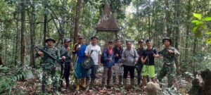 Personel Satgas Pamtas Yonarmed 19/105 Trk Bogani Berhasil Temukan Warga Hilang di Hutan