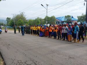 Peringati Hari Peduli Sampah Nasional, Kodim 1412/Kolaka, Melaksanakan Gotong Royong Pembersihan di Pesisir Pantai