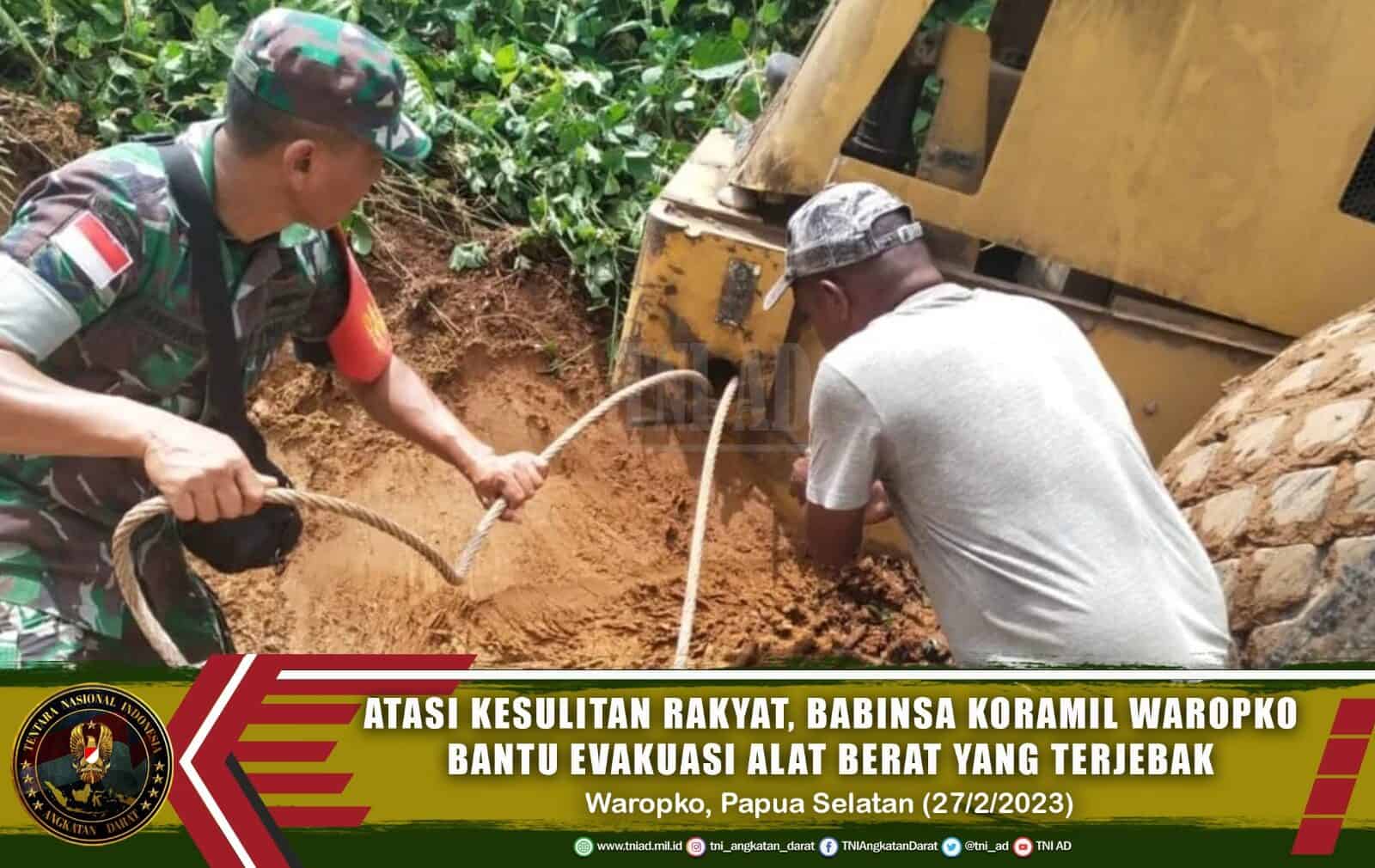 Atasi Kesulitan Rakyat, Babinsa Koramil Waropko Bantu Evakuasi Alat Berat yang Terjebak