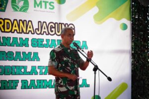 Dankodiklatad Hadiri Panen Perdana Jagung di Oku Sumatera Selatan