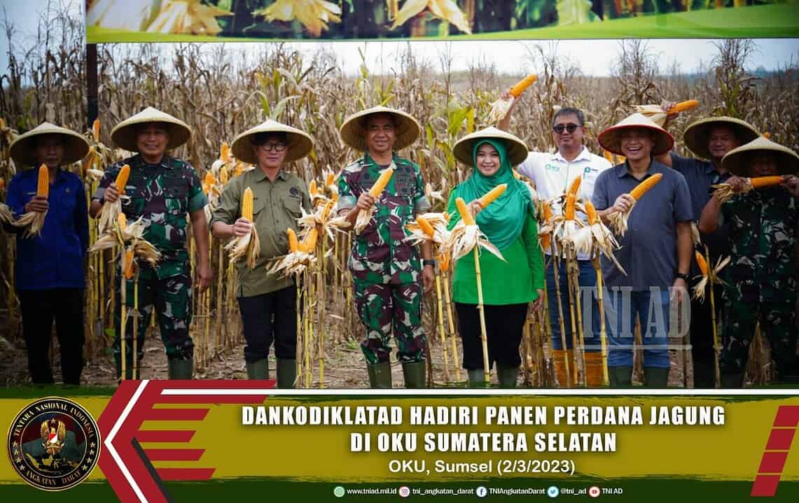 Dankodiklatad Hadiri Panen Perdana Jagung di Oku Sumatera Selatan