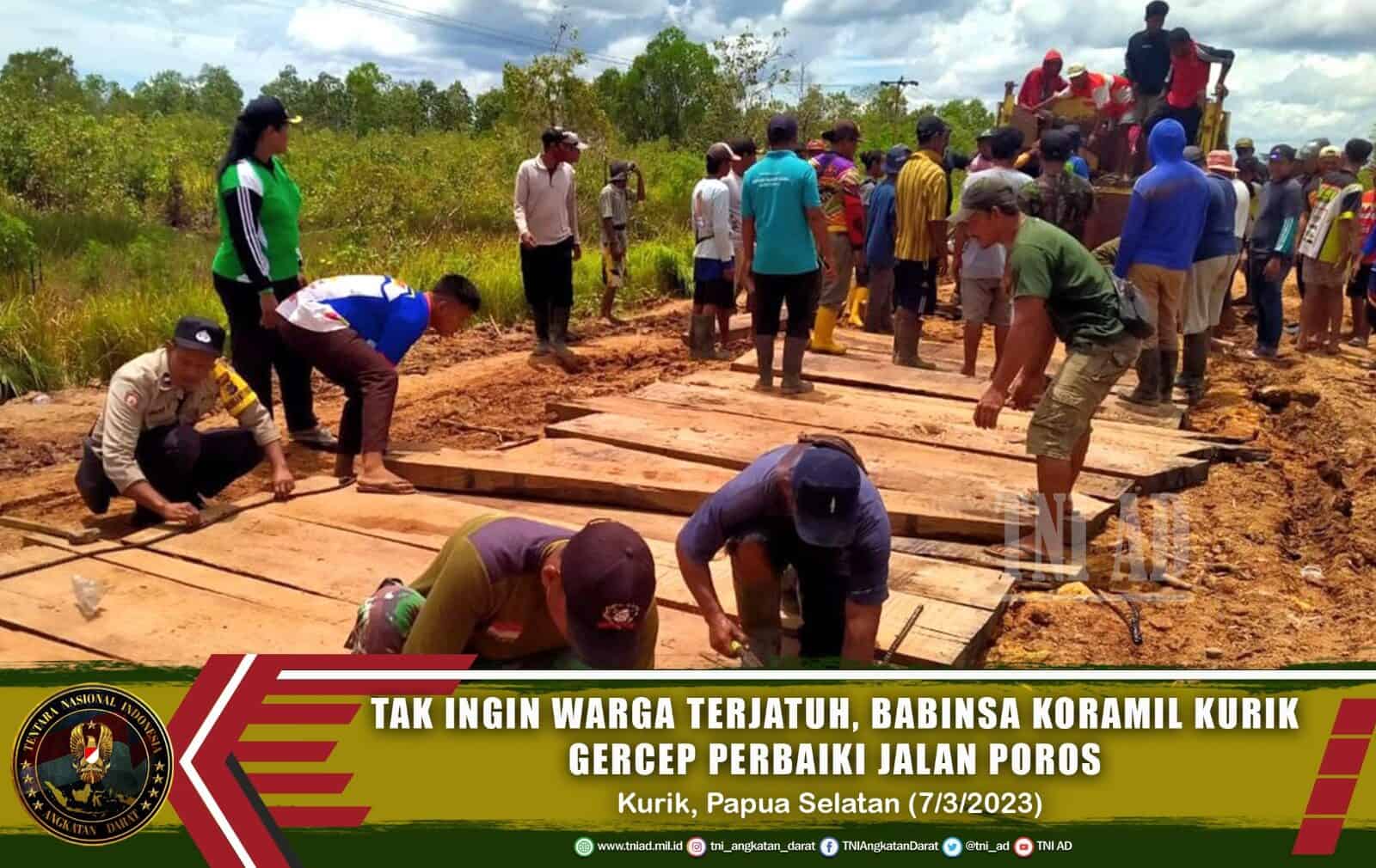 Tak Ingin Warga Terjatuh, Babinsa Koramil Kurik Gercep Perbaiki Jalan Poros