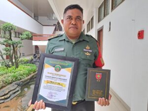 Pelda Sofian, Babinsa Peraih 136 Medali, Terima Piagam Penghargaan Dari Pangdam XIV/Hasanuddin