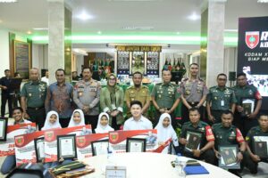 Pelda Sofian, Babinsa Peraih 136 Medali, Terima Piagam Penghargaan Dari Pangdam XIV/Hasanuddin