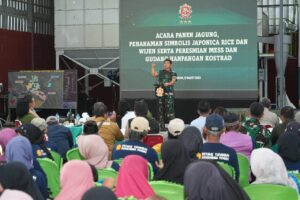 Pangkostrad Panen Jagung, Penanaman Simbolis Padi Japonica Rice dan Wijen Serta Resmikan Mess dan Gudang Hanpangan Kostrad