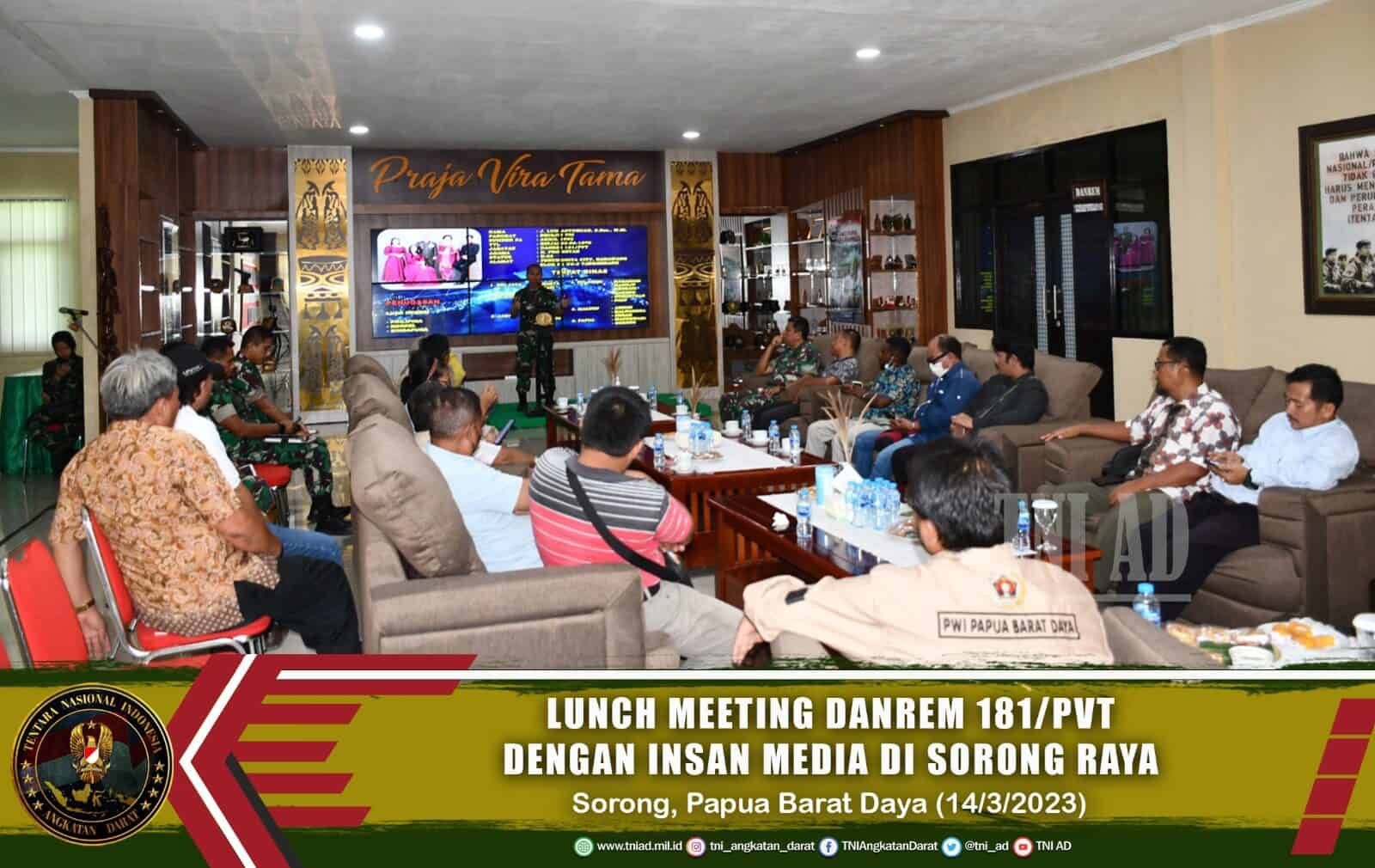 Lunch Meeting Danrem 181/PVT Dengan Insan Media di Sorong Raya