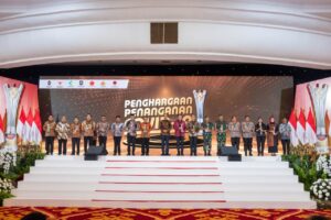 Pangdam Jaya dan Dandim 0510/Tigaraksa Terima Penghargaan Dari Presiden RI Penanganan Covid-19 Terbaik