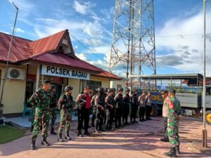 Wujud Sinergitas TNI-Polri, Satgas Pamtas Yonarmed 19/105 Trk Bogani Patroli Bersama di Perbatasan RI-Malaysia