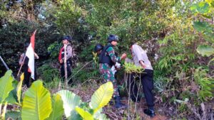 Wujud Sinergitas TNI-Polri, Satgas Pamtas Yonarmed 19/105 Trk Bogani Patroli Bersama di Perbatasan RI-Malaysia