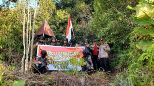 Wujud Sinergitas TNI-Polri, Satgas Pamtas Yonarmed 19/105 Trk Bogani Patroli Bersama di Perbatasan RI-Malaysia